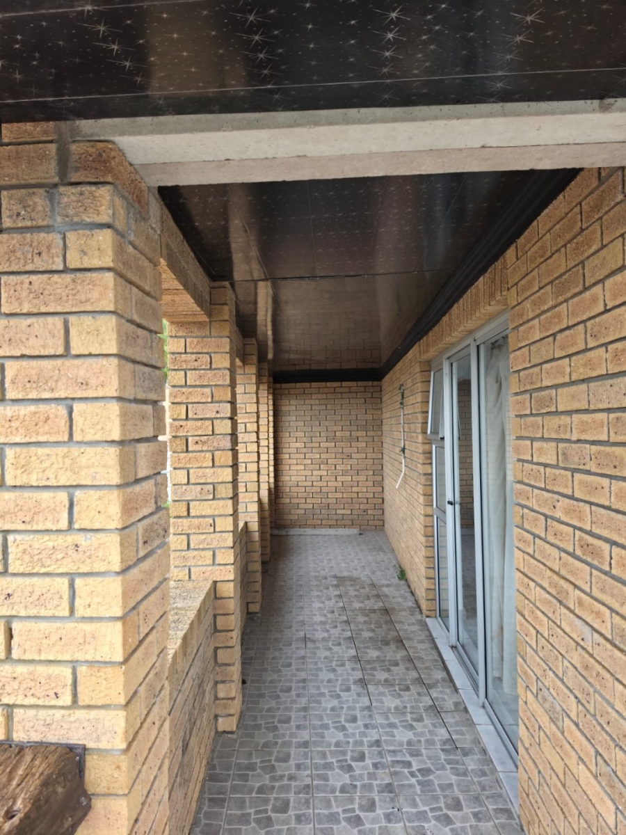 To Let 1 Bedroom Property for Rent in Plattekloof 3 Western Cape